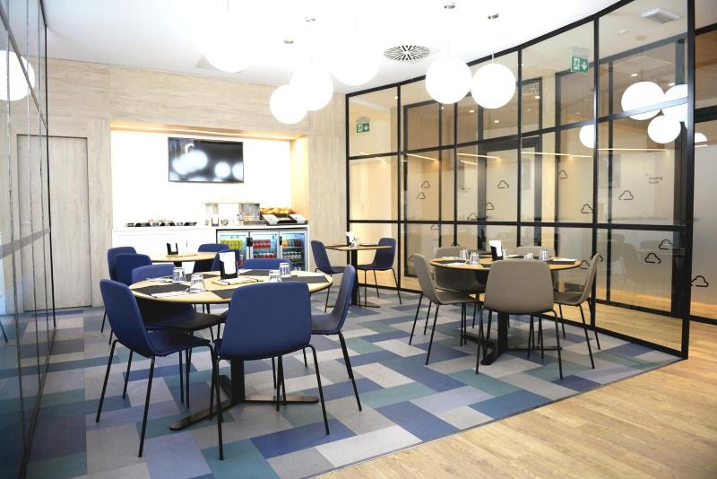 HelloSky Air Rooms & Lounge - Restoran