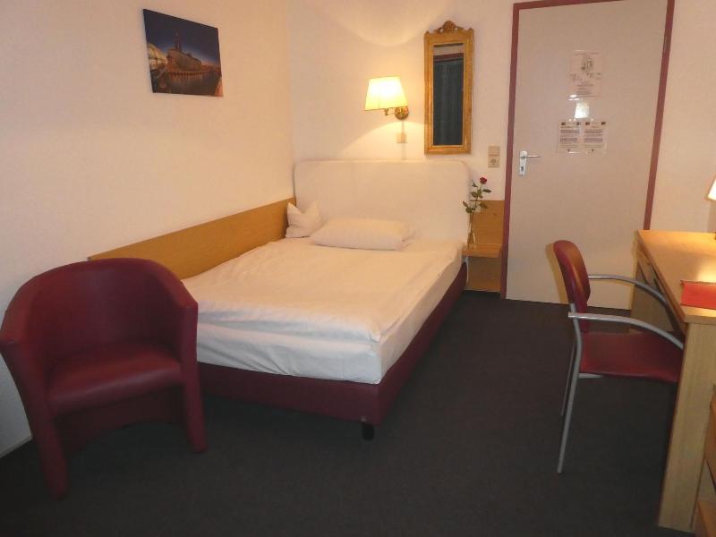 Hotel Columbus - Oda