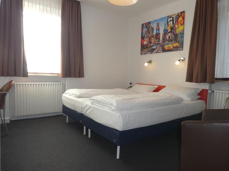 Hotel Columbus - Oda