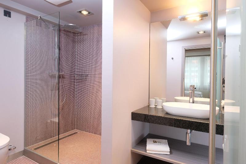 Zum Löwen Design Hotel Resort & Spa - Oda