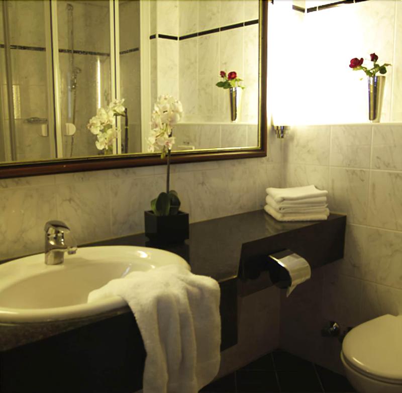 Hotel Exquisit - Oda