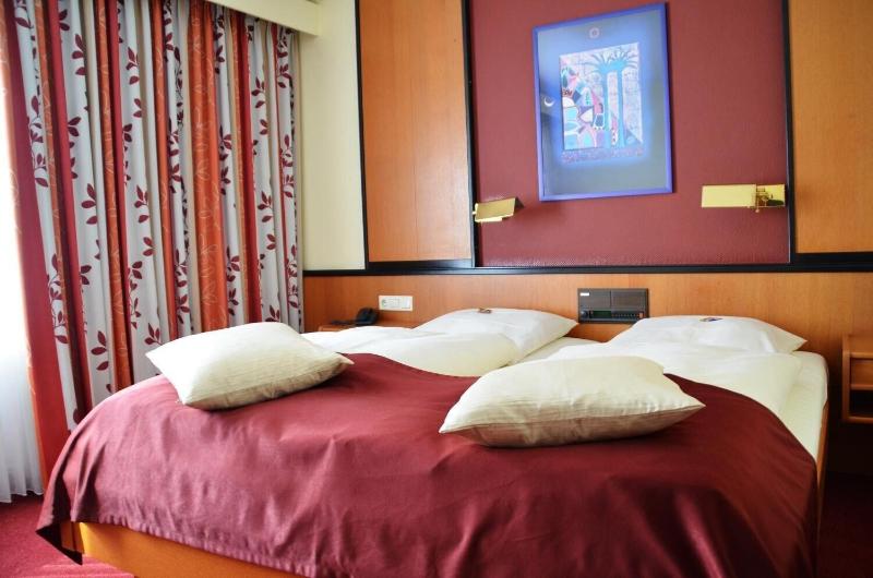 Hotel Exquisit - Oda