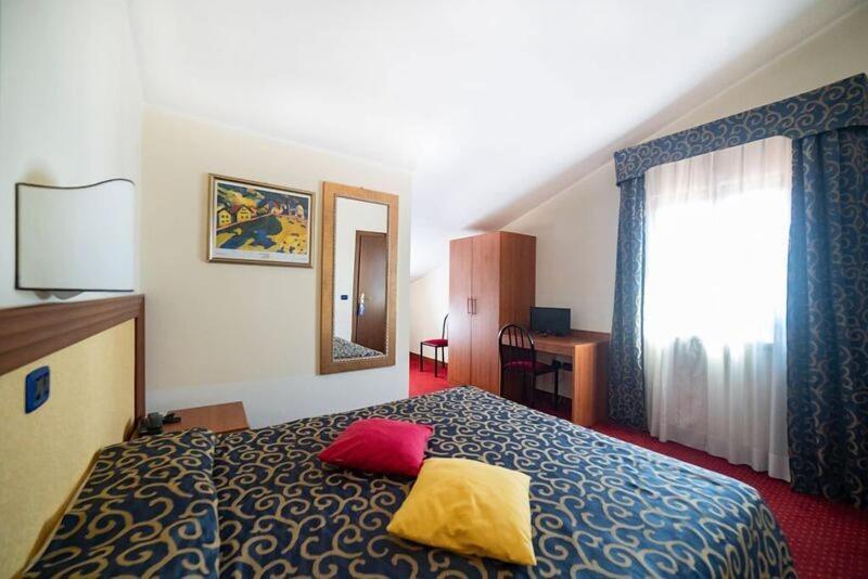 Hotel Italia & Lombardi - Oda