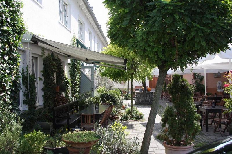 Hotel Gasthof Gruener Wald - Genel