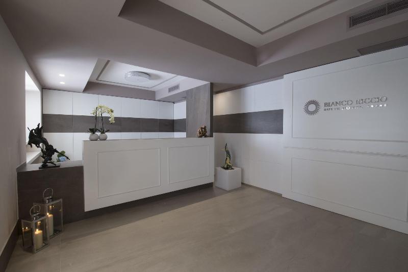 Bianco Riccio Suite Hotel - Lobi