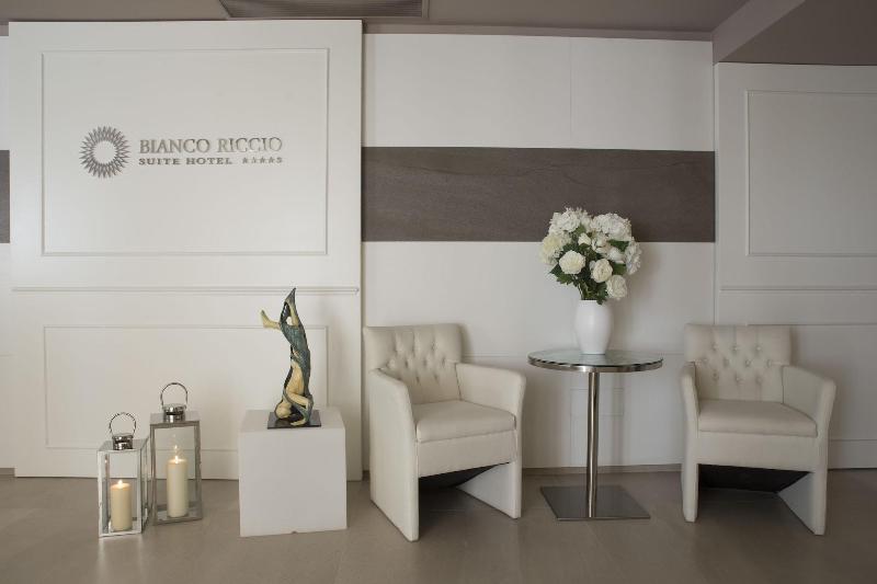 Bianco Riccio Suite Hotel - Lobi
