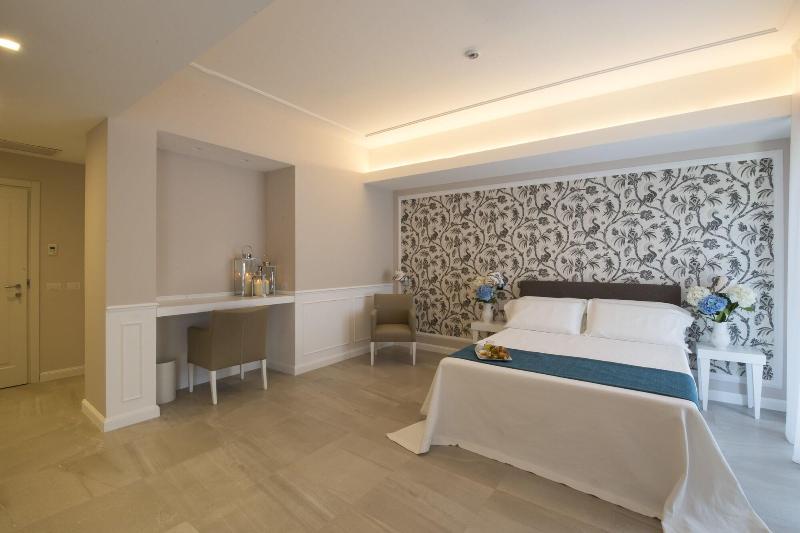 Bianco Riccio Suite Hotel - Oda