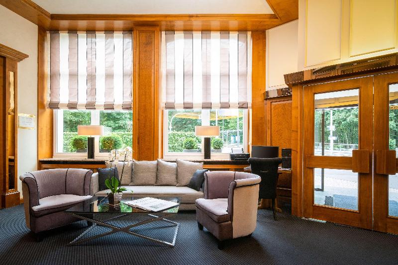 Parkhotel Am Taunus - Lobi
