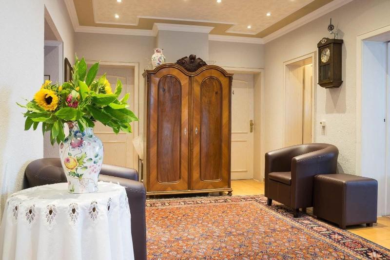 Hotel Brunnenhof - Lobi