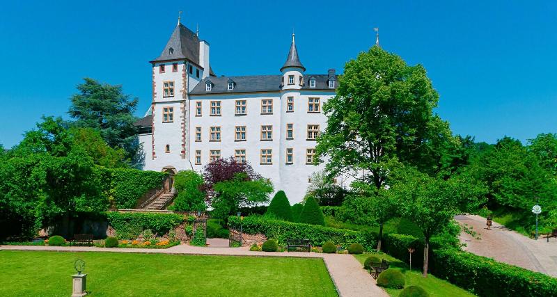 Victor's Residenz-Hotel Schloss Berg - Genel