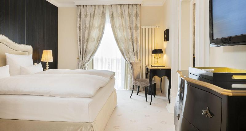 Victor's Residenz-Hotel Schloss Berg - Oda