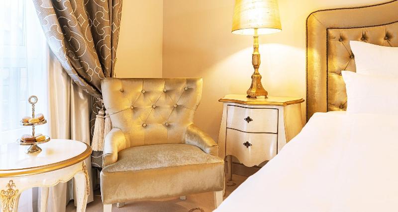 Victor's Residenz-Hotel Schloss Berg - Oda