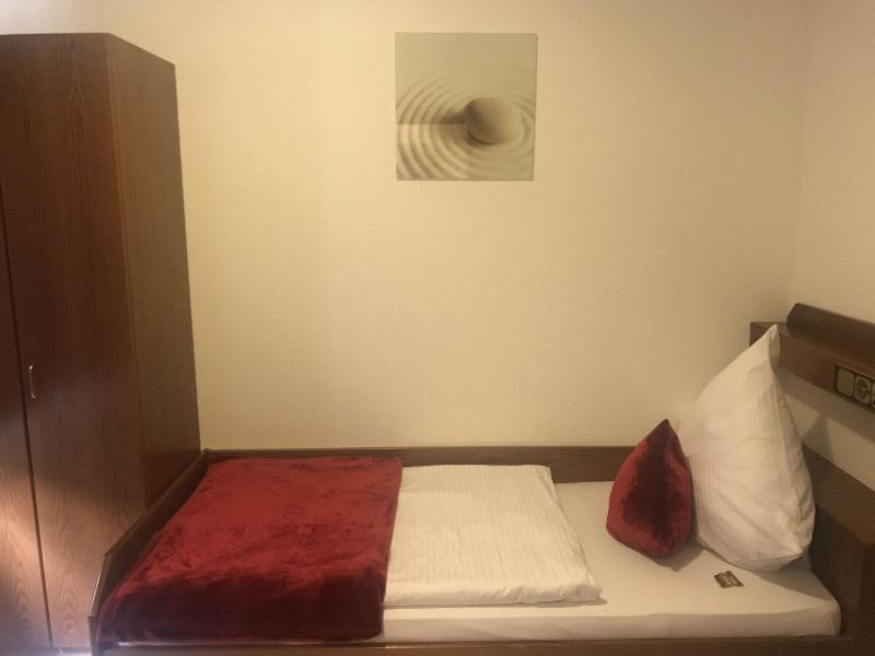 Garni-Hotel Adler - Oda