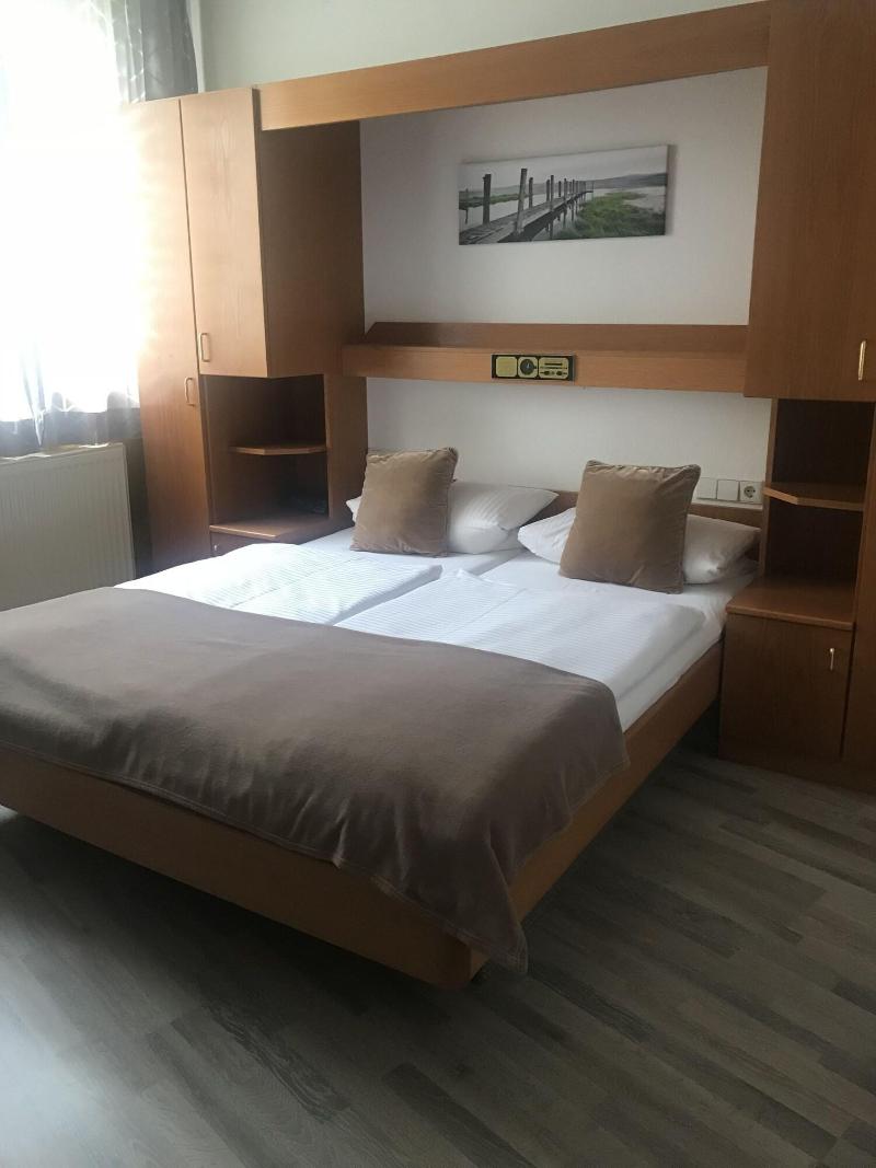 Garni-Hotel Adler - Oda