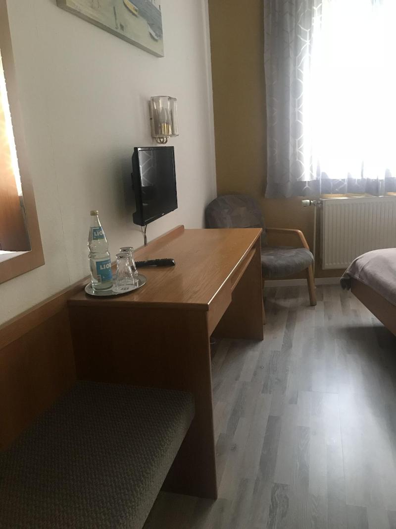 Garni-Hotel Adler - Oda