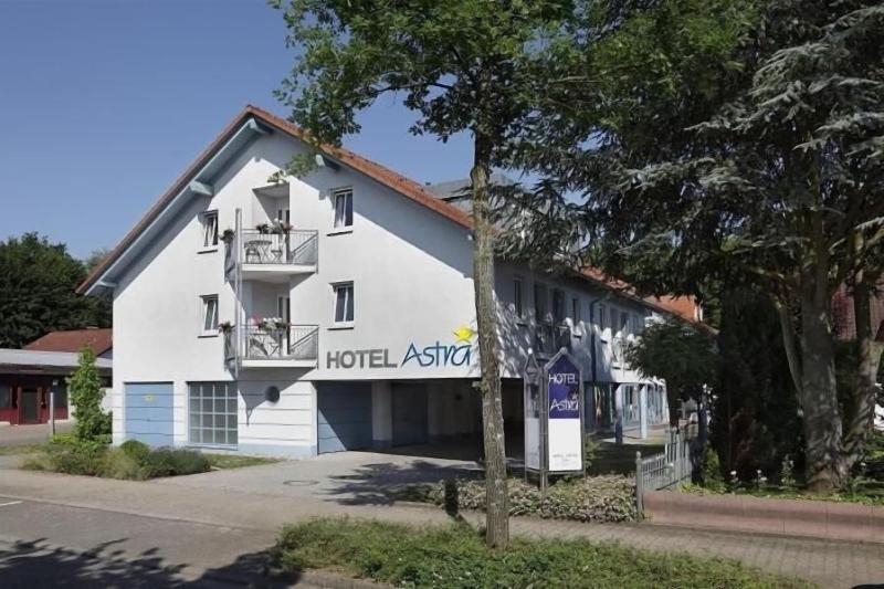 Astra Hotel Garni - Genel