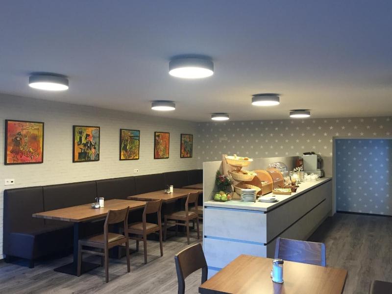 Astra Hotel Garni - Restoran