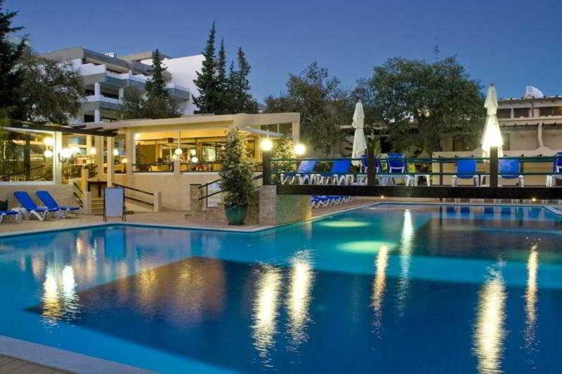 Apartamentos da Balaia - Havuz