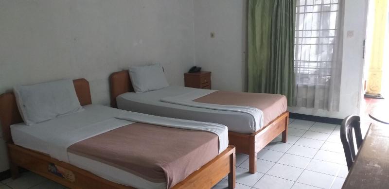 Intan Hotel Purwakarta - Oda