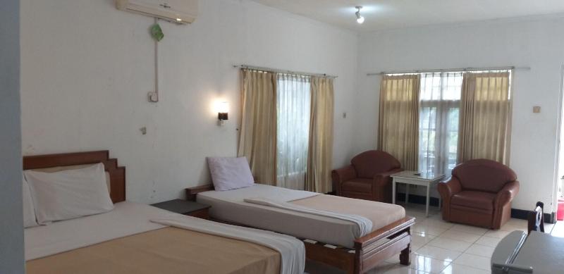 Intan Hotel Purwakarta - Oda
