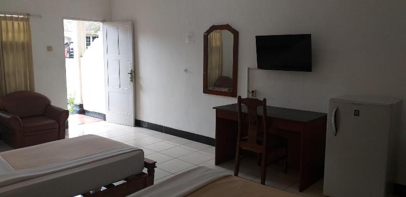Intan Hotel Purwakarta - Oda