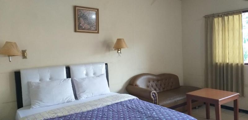 Intan Hotel Purwakarta - Oda