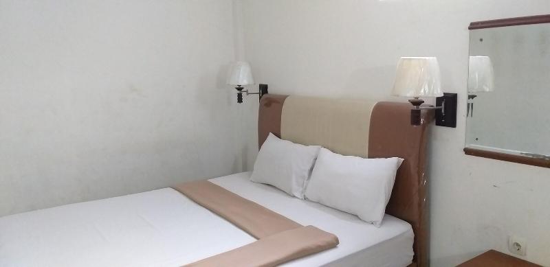 Intan Hotel Purwakarta - Oda