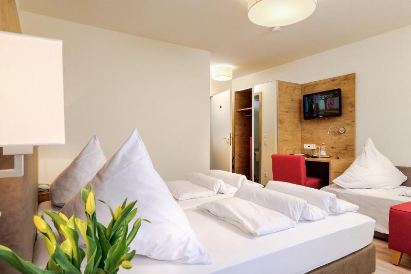 Hotel Mythos - Genel