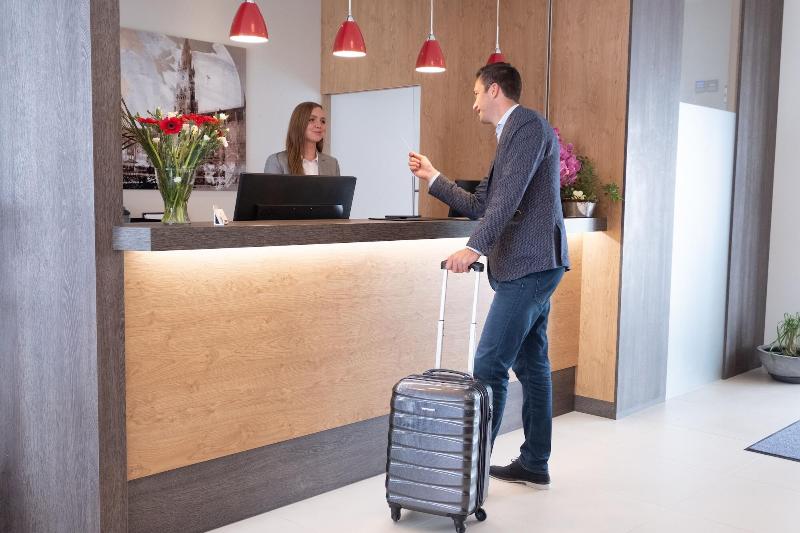 Amaro Budget Plus Hotel - Lobi