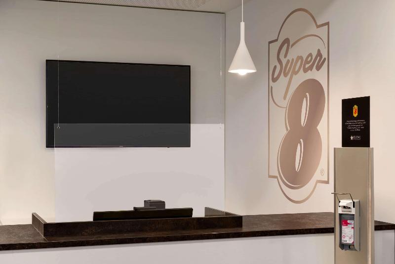 Super 8 By Wyndham Augsburg - Lobi