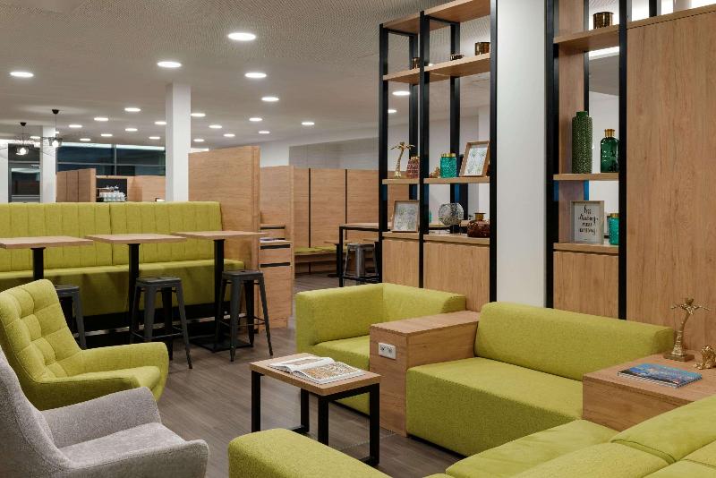 Super 8 By Wyndham Augsburg - Lobi