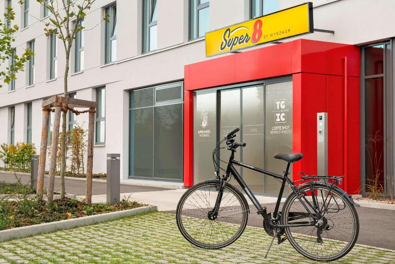 Super 8 By Wyndham Augsburg - Aktivite