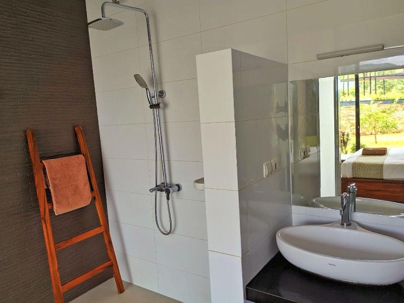 The Happinezz Hills Hotel Karimunjawa - Oda