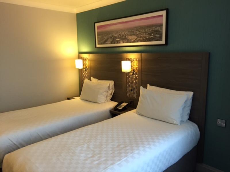 Leonardo Hotel Cheltenham - Oda