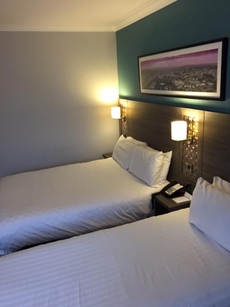 Leonardo Hotel Cheltenham - Oda
