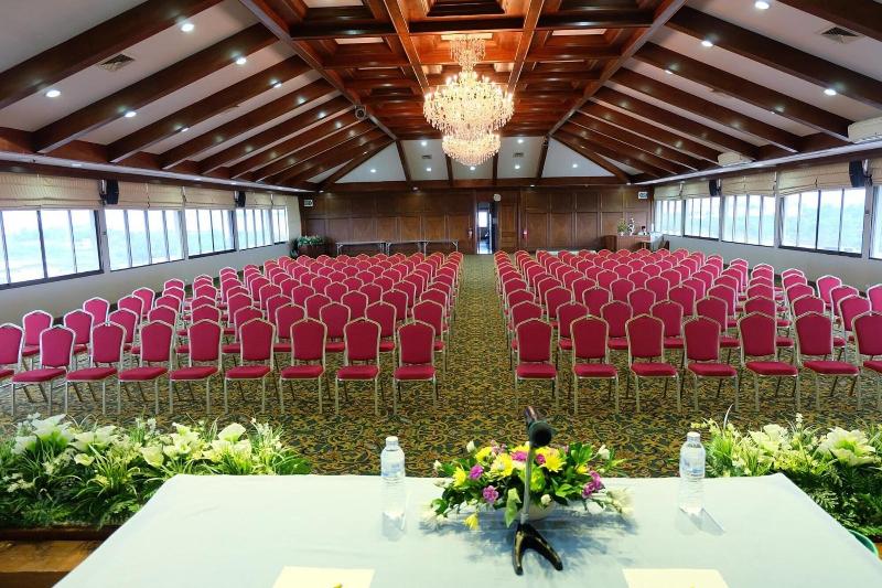 Pinehurst Golf Club & Hotel - Toplantı