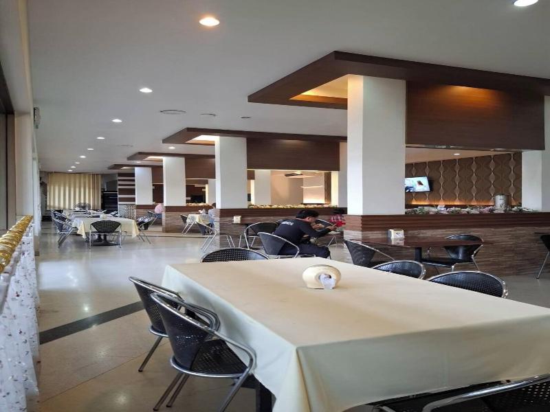 Lopburi Residence Hotel - Restoran