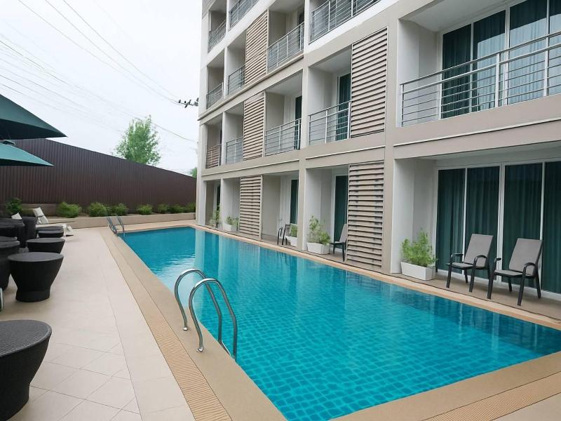 Retreat By The Tree Pattaya - Havuz