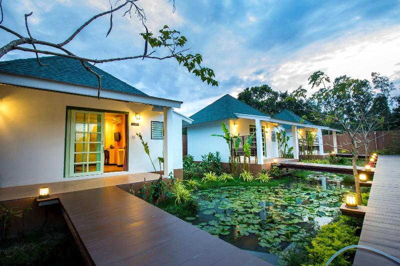 IP Plus Resort Chanthaburia - Halal Hotel - Teras