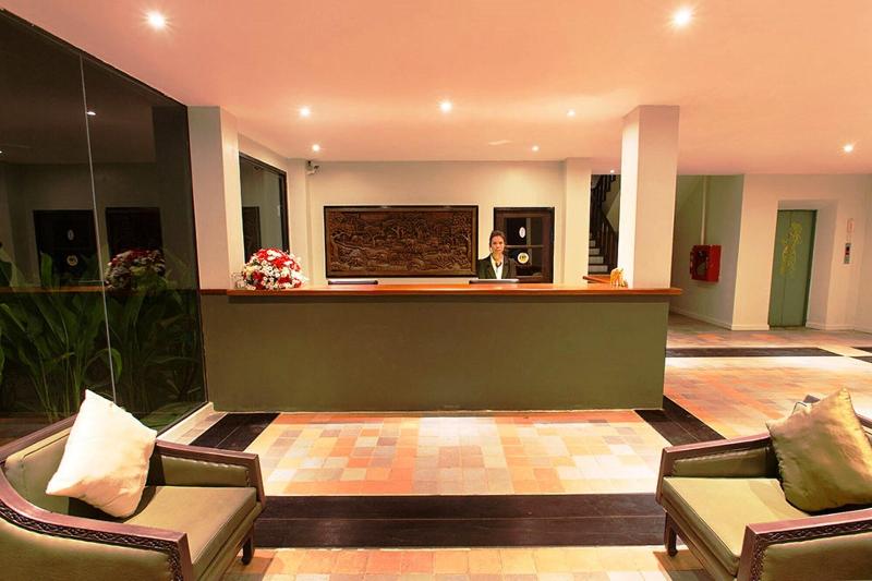 A Hotel Budget - Lobi