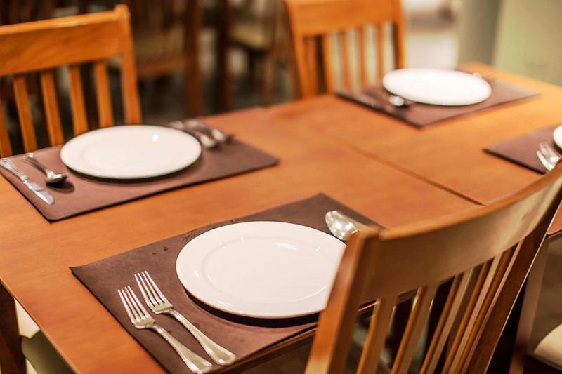 A Hotel Budget - Restoran