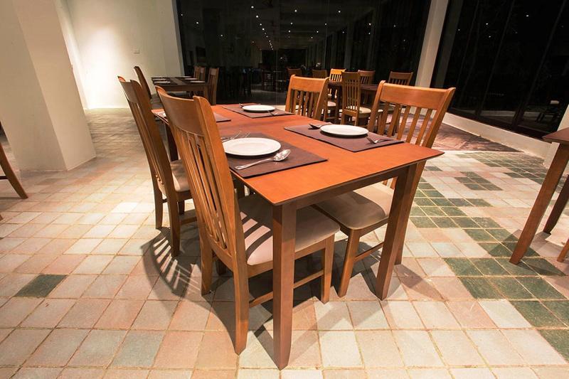 A Hotel Budget - Restoran
