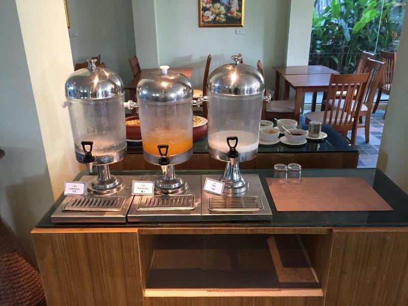 A Hotel Budget - Restoran