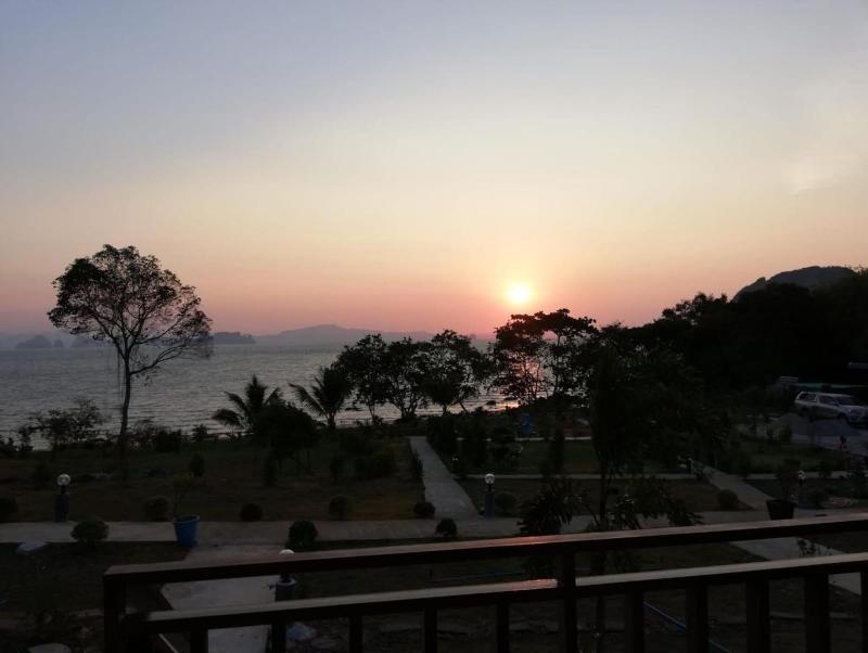 Sunrise Beach Koh Yao Resort - Oda