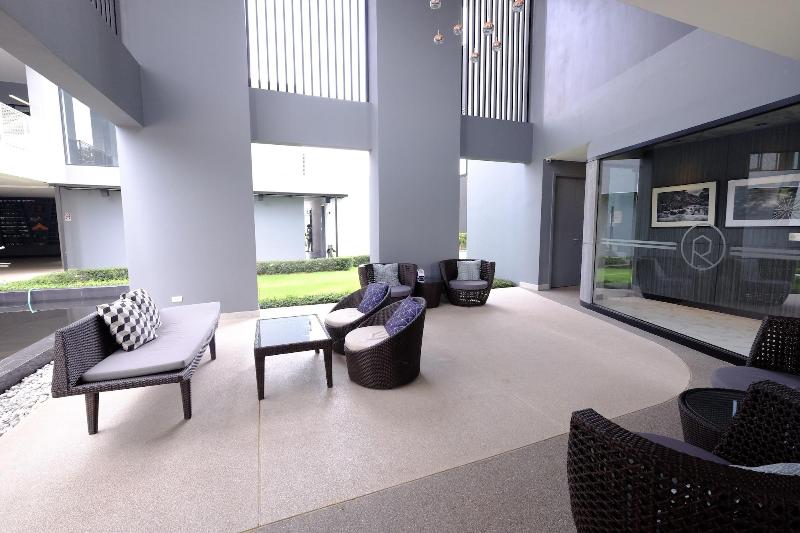 R Photo Hotel - Lobi