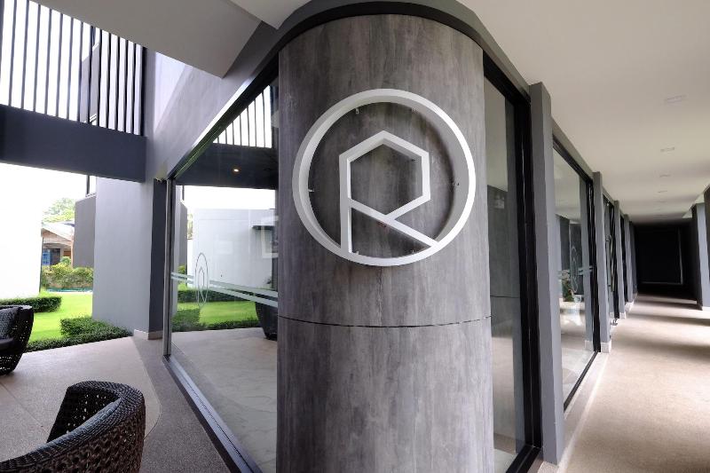 R Photo Hotel - Lobi