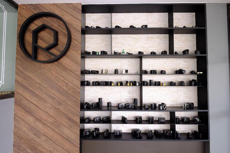 R Photo Hotel - Lobi