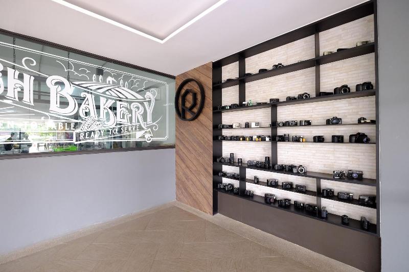 R Photo Hotel - Lobi