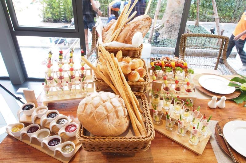 The Teak Hotel - Restoran