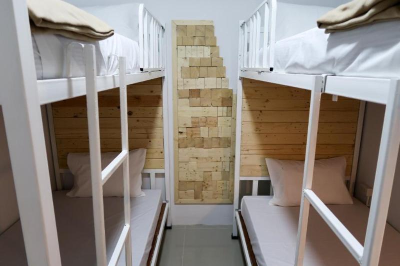 Baan URT Suratthani Airport Hotel by ZUZU - Oda